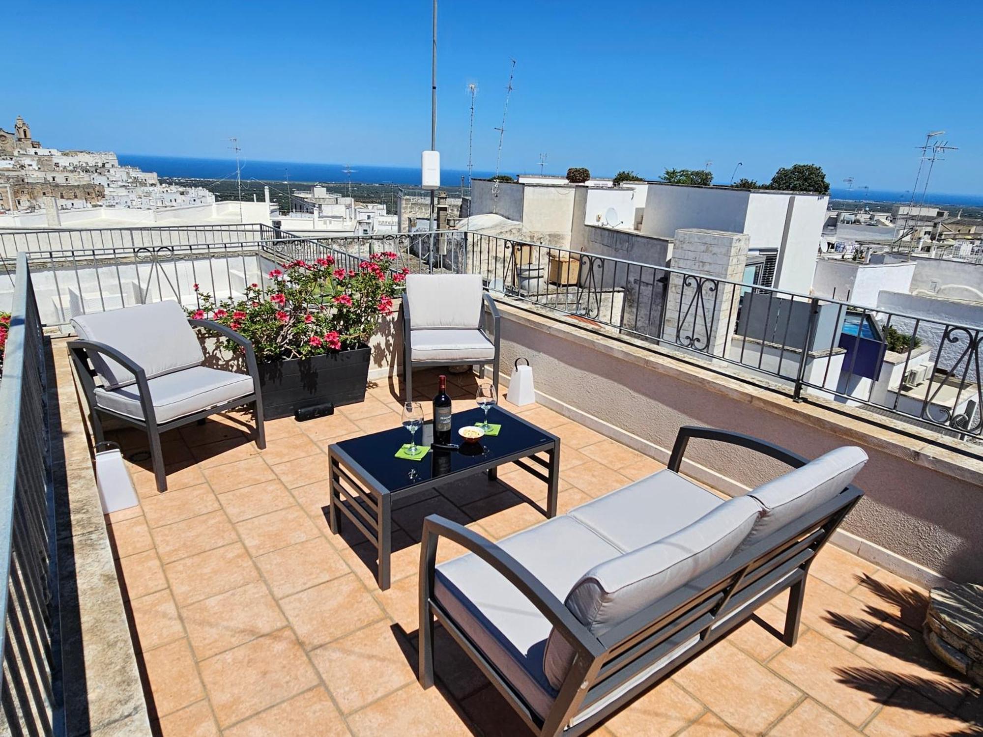 Casa Josephina - Three Level Stone Home With Balcony, 2 Roof Terraces & Sea Views Ostuni Quarto foto
