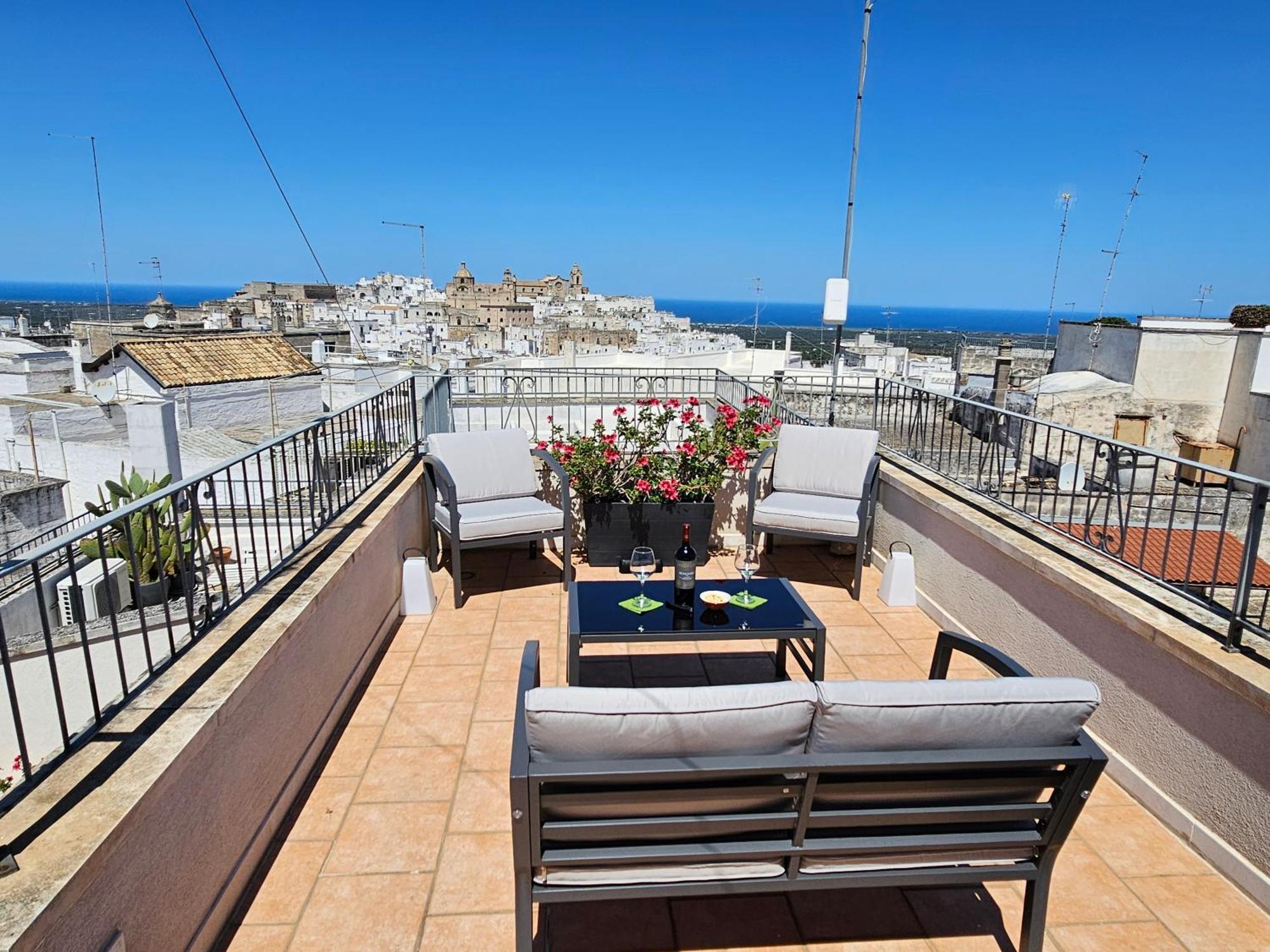 Casa Josephina - Three Level Stone Home With Balcony, 2 Roof Terraces & Sea Views Ostuni Quarto foto